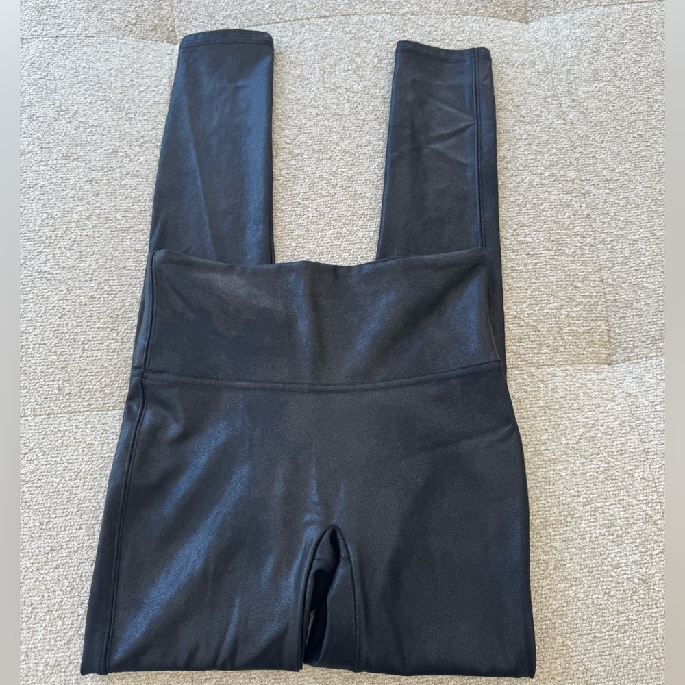 Spanx Faux Leather Leggings Black Size S Petite | Shaping High Waist - Picture 4 of 7